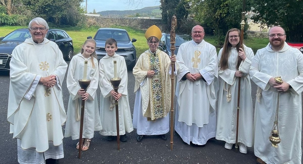 Bishop Mary, Fr Matthew Gibbon, Canon Robert Donkin and the serving team at the St Margaret's, Aberaman 140th Anniversary celebration.