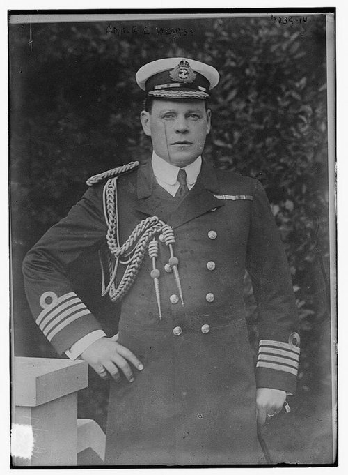 Rosslyn_Wemyss,_1st_Baron_Wester_Wemyss_in_1916.jpg