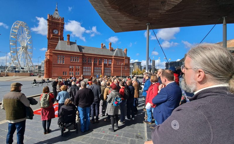 Senedd gweddio 1.JPG